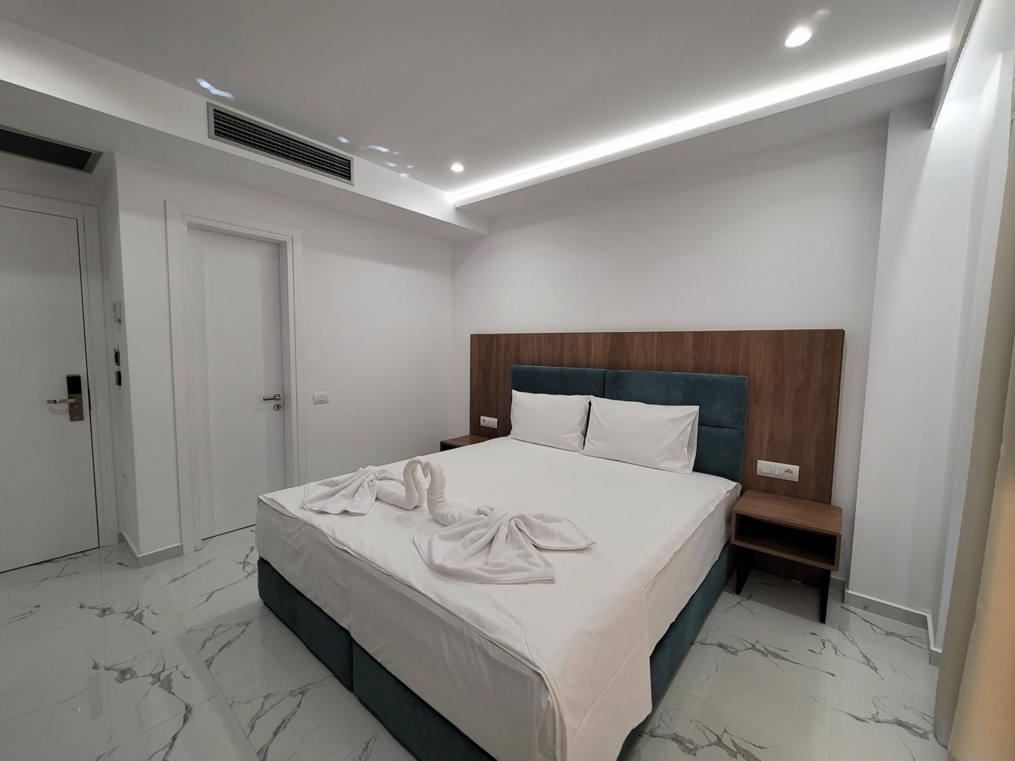 Prestige Hotel Ksamil Exterior photo