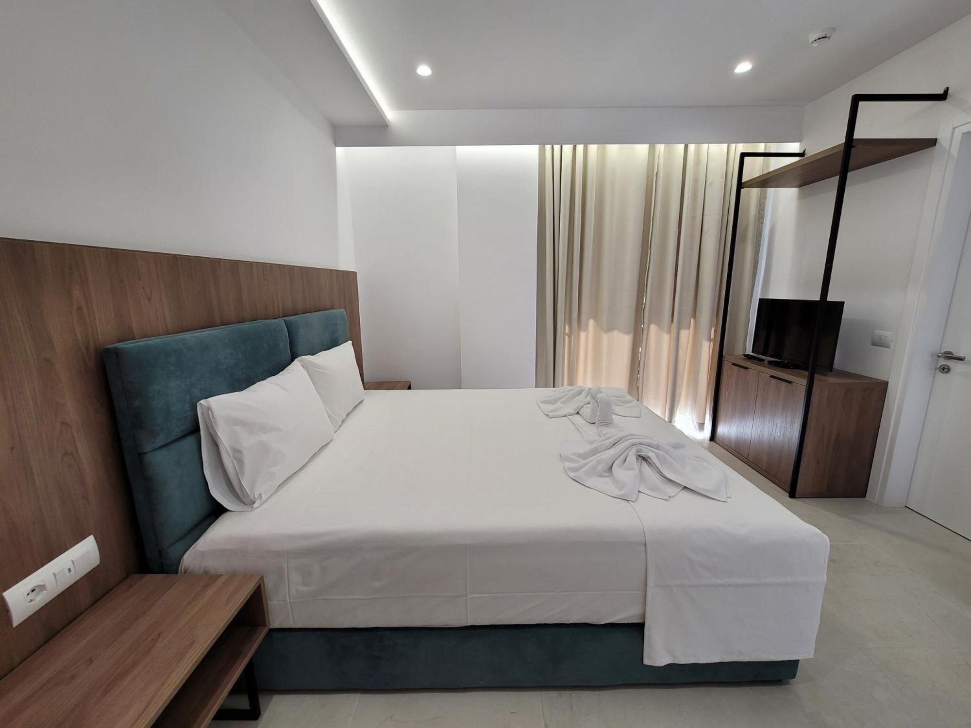 Prestige Hotel Ksamil Exterior photo